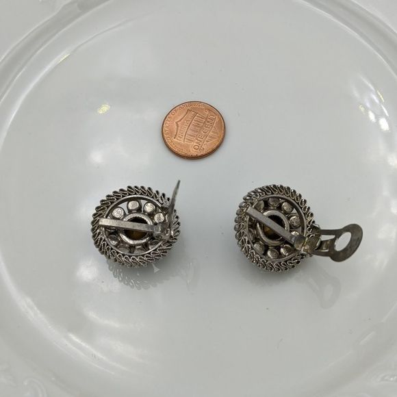 Vintage Austrian Purple Crystal Round Clip Earring - Picture 10 of 11